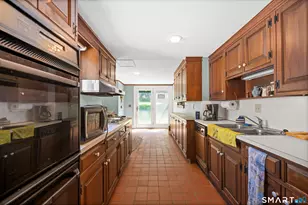 128 Terry's Plain Rd, Simsbury, CT 06070 - Photo 15