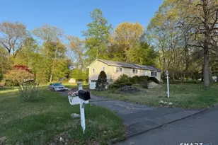 82 Cricket Ln, Shelton, CT 06484 - Photo 9
