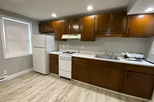54 Monroe St, Branford, CT 06405 - Photo 7