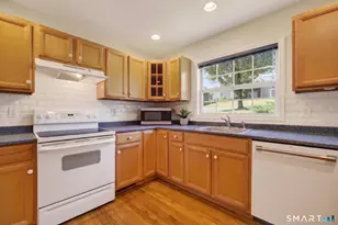 128 Louis Hill Rd, Newtown, CT 06482 - Photo 15