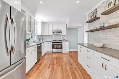 118 Shorefront Park, Norwalk, CT 06854 - Photo 3