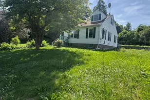 11 Hunt St, Norwich, CT 06360 - Photo 1