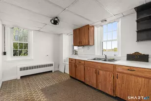 30 Essex St, Groton, CT 06355 - Photo 37