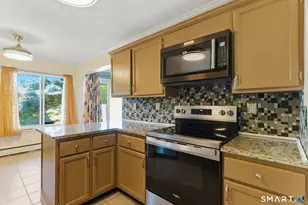 142 Woodland Dr, Cromwell, CT 06416 - Photo 3