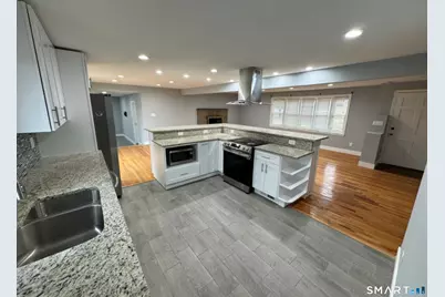 16 Wedgewood Drive, Woodbridge, CT 06525 - Photo 3