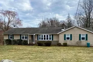 16 Wedgewood Dr, Woodbridge, CT 06525 - Photo 7