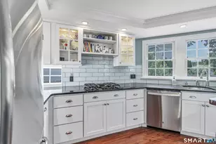 38 James St, Fairfield, CT 06824 - Photo 9