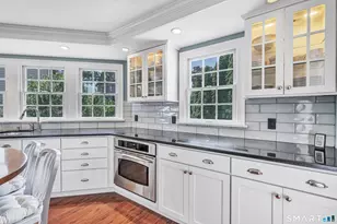 38 James St, Fairfield, CT 06824 - Photo 13