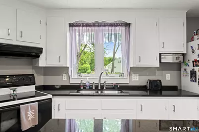 18 Bess Road, Enfield, CT 06082 - Photo 9