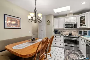 208 Sigwin Dr, Fairfield, CT 06824 - Photo 13