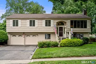 208 Sigwin Dr, Fairfield, CT 06824 - Photo 3