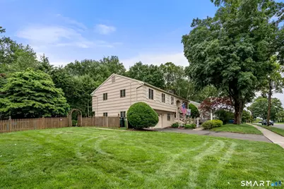 208 Sigwin Drive, Fairfield, CT 06824 - Photo 3