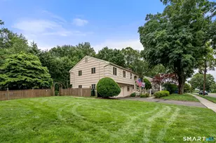 208 Sigwin Dr, Fairfield, CT 06824 - Photo 3
