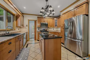 15 Elizabeth St, Norwich, CT 06360 - Photo 15