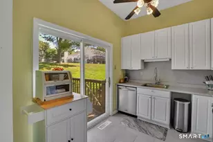 11 Watch Hill Cir, Cromwell, CT 06416 - Photo 15