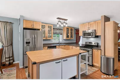 953 Rubber Avenue, Naugatuck, CT 06770 - Photo 5
