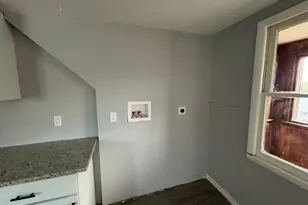231 Goddard Ave, Bridgeport, CT 06610 - Photo 9