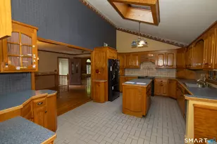 84 Luciano Dr, Southington, CT 06489 - Photo 9