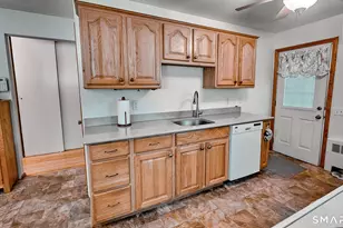 44 Monroe St, East Hartford, CT 06118 - Photo 13