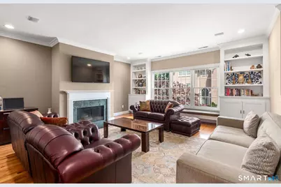 15 Governors Row #15, West Hartford, CT 06117 - Photo 5