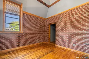 325 Myrtle Ave, Bridgeport, CT 06604 - Photo 9