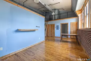 325 Myrtle Ave, Bridgeport, CT 06604 - Photo 5