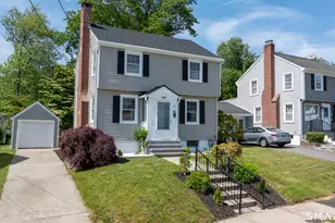 55 Woodlawn Rd, New London, CT 06320 - Photo 1