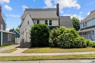 695 W Taft Ave, Bridgeport, CT 06604 - Photo 1