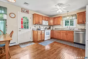 30 Bridle Trail Dr, Naugatuck, CT 06770 - Photo 5