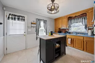 45 Rockwell Ave, Waterbury, CT 06708 - Photo 11
