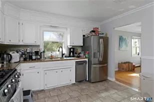 25 Quinsey Dr, Bridgeport, CT 06606 - Photo 7