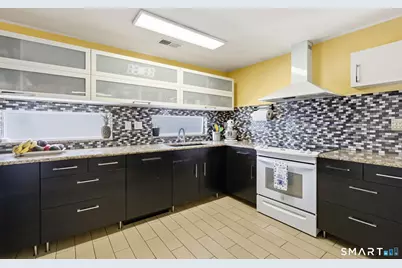 48 Edward Street, Newington, CT 06111 - Photo 9