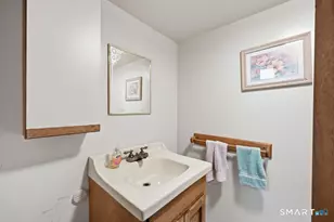 7 Dogwood Dr, Ansonia, CT 06401 - Photo 11