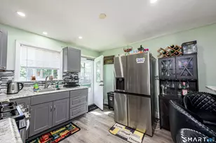 150 Moffitt St, Bridgeport, CT 06610 - Photo 7