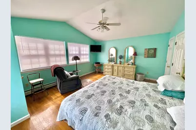 906 East Broadway, Milford, CT 06460 - Photo 17