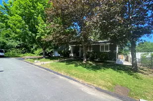 8 Commodore St, Norwich, CT 06360 - Photo 35