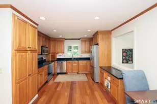 10 Old Village Ln, Farmington, CT 06085 - Photo 13