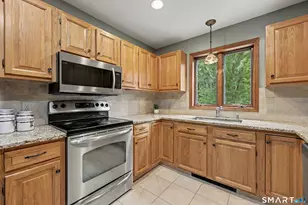 8 Apple Blossom Ln, Danbury, CT 06811 - Photo 17