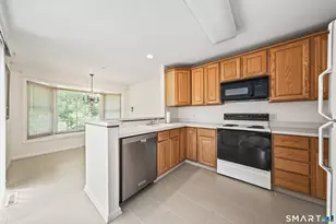156 Morningside Ct, Shelton, CT 06484 - Photo 7