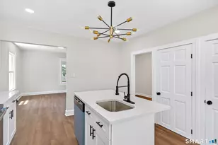 38 White St, Bridgeport, CT 06610 - Photo 13
