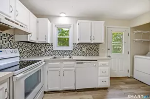 23 Hart Pl, Plainville, CT 06062 - Photo 9