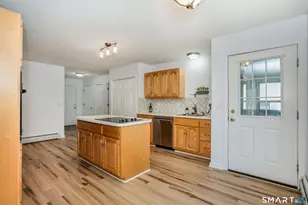 10 Scherer Ln, Windsor, CT 06095 - Photo 9