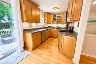 385 Unquowa Rd, Fairfield, CT 06824 - Photo 9