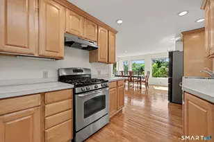40 Manitook Dr, Oxford, CT 06478 - Photo 17
