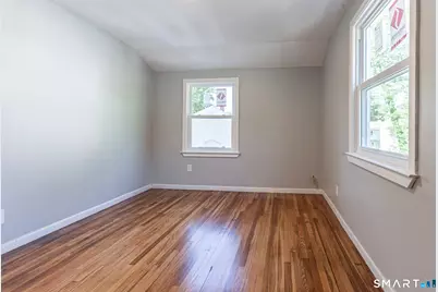 163-165 Woodlawn Circle, East Hartford, CT 06108 - Photo 9