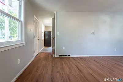 163-165 Woodlawn Circle, East Hartford, CT 06108 - Photo 7