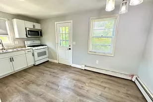 49 Whitworth St, Enfield, CT 06082 - Photo 3