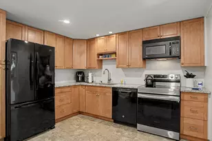 140 Beachview Ave, Bridgeport, CT 06605 - Photo 9
