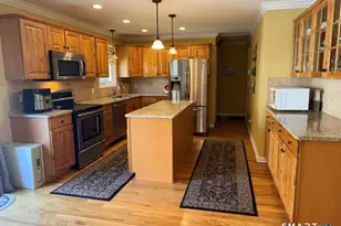 17 Mourning Dove Cir, New Haven, CT 06513 - Photo 19