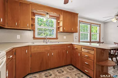32 Loveland Lane, Bristol, CT 06010 - Photo 11